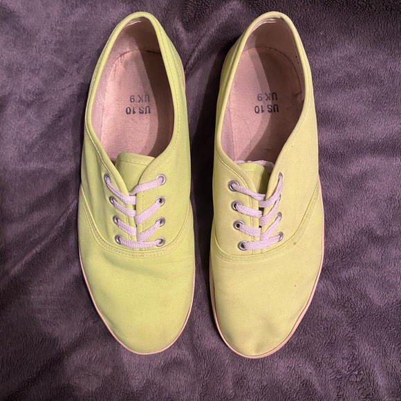 Urban Outfitters women's slip-ons. W10 - Picture 2 of 8